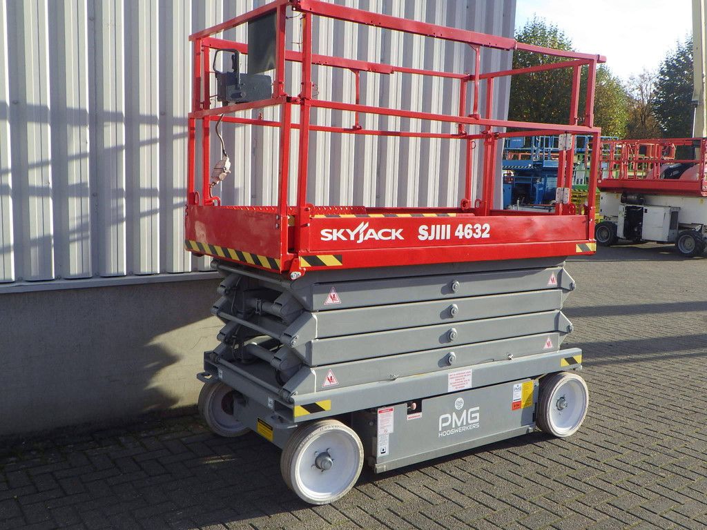 Scissor lift Skyjack SJ4632 Electric 11.75m 2008