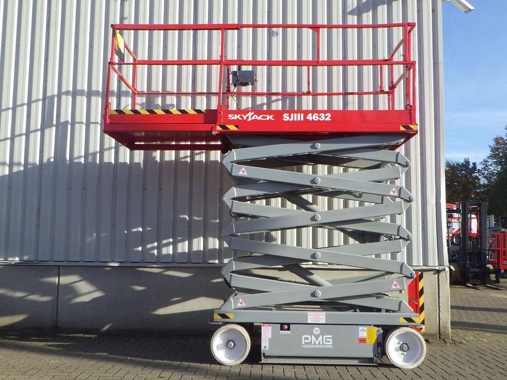 Scissor lift Skyjack SJ4632 Electric 11.75m 2008