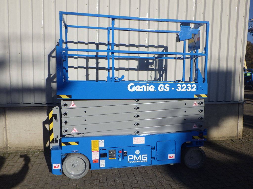 Genie GS-3232 Electric Scissor Lift 11.75m 2014