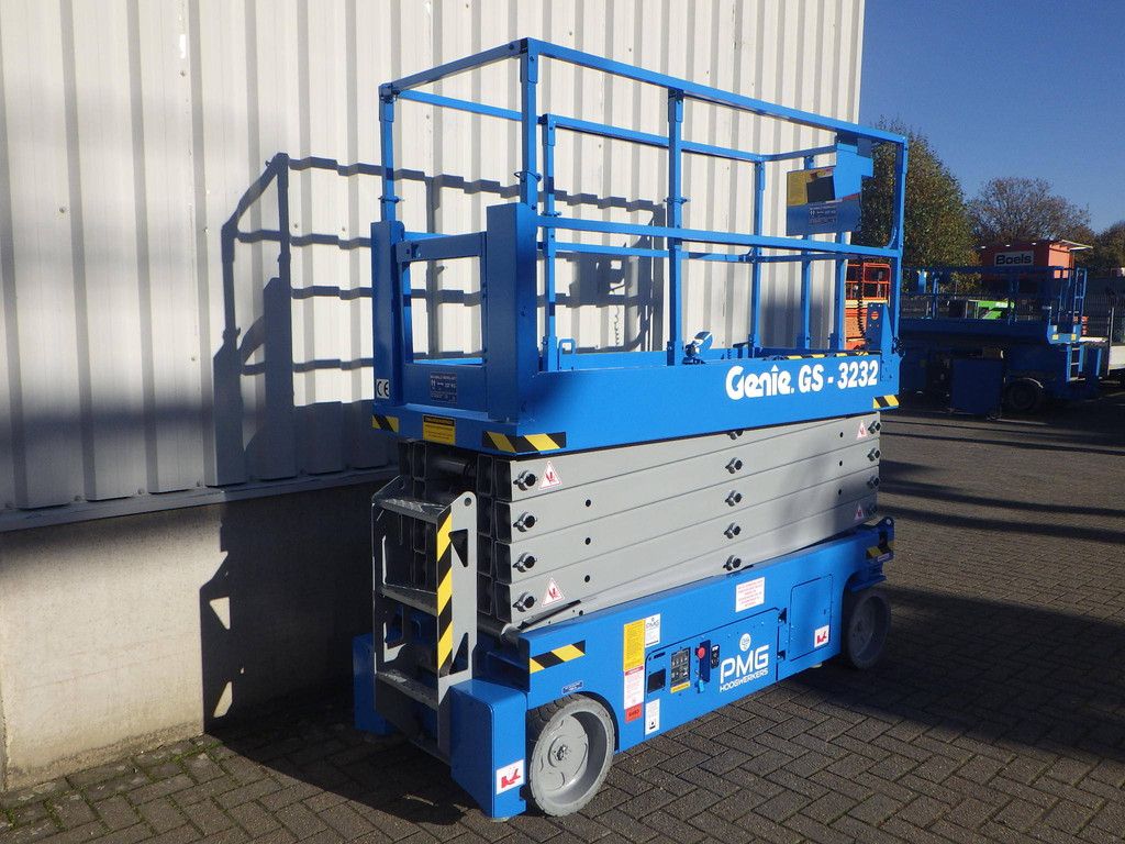 Genie GS-3232 Electric Scissor Lift 11.75m 2014
