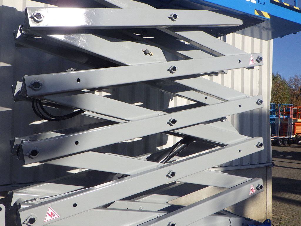 Genie GS-3232 Electric Scissor Lift 11.75m 2014