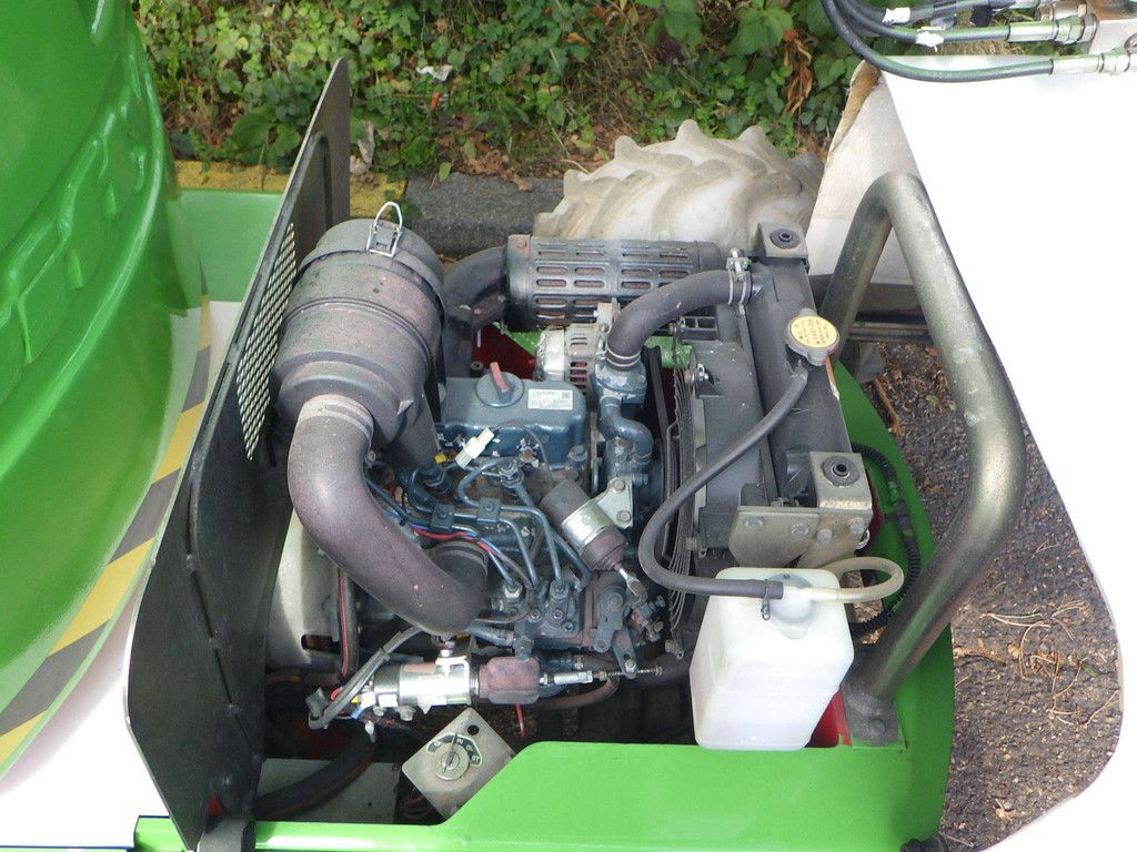 Nifty HR12D Diesel 12.2m Articulated Boom Lift 2014