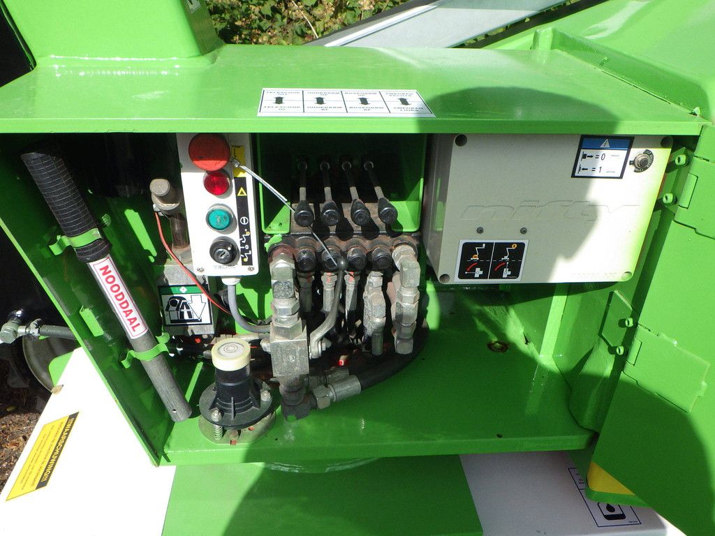 Nifty HR12D Diesel 12.2m Articulated Boom Lift 2014