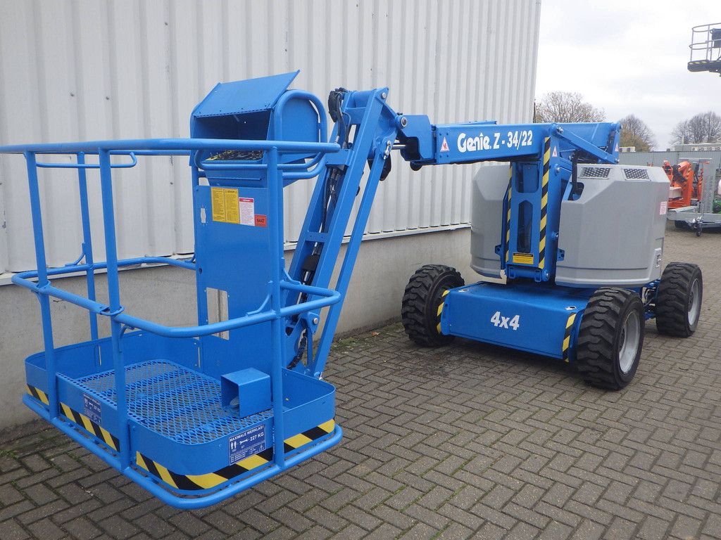 Genie Z-34/22 Diesel 12.62m Articulated Telescopic Boom Lift 2011