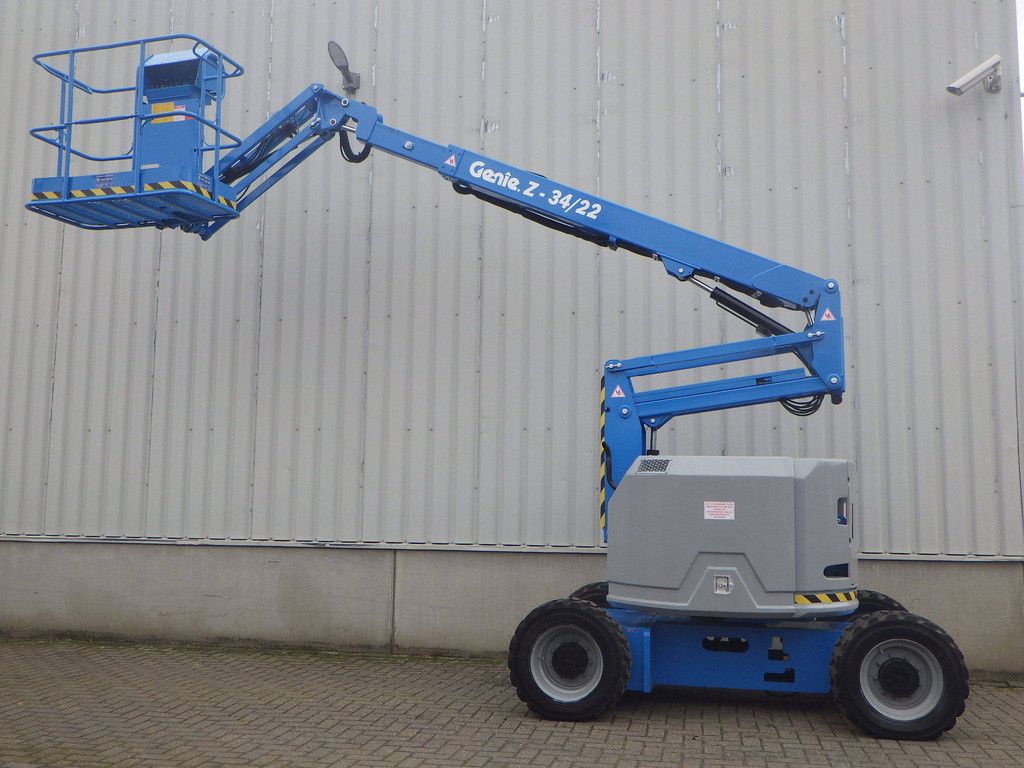 Genie Z-34/22 Diesel 12.62m Articulated Telescopic Boom Lift 2011