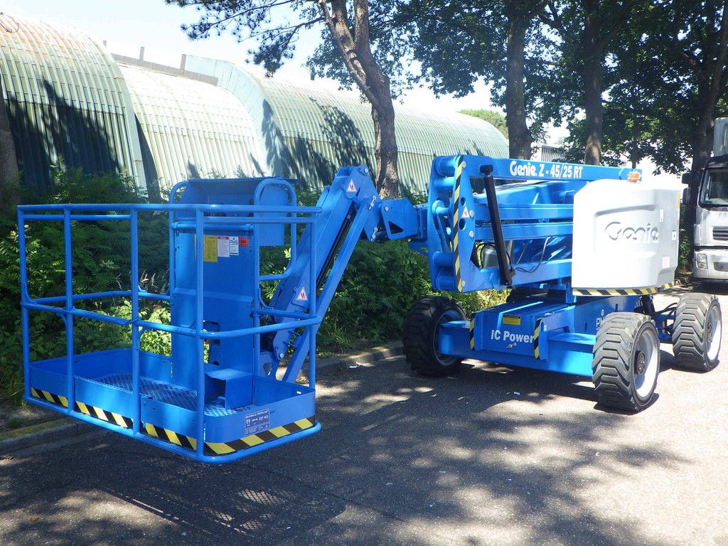 Genie Z-45/25J RT Diesel 16.05m Articulated Telescopic Boom Lift 2014