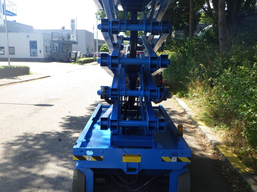 Genie GS-4047 Electric Scissor Lift 13.70m 2014