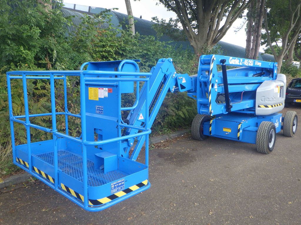 Genie Z-45/25J Bi-energy 15.92m articulated boom lift 2014