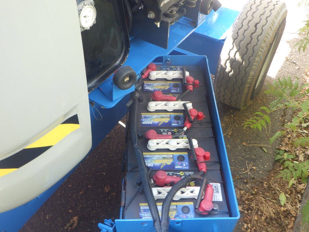 Genie Z-45/25J Bi-energy 15.92m articulated boom lift 2014