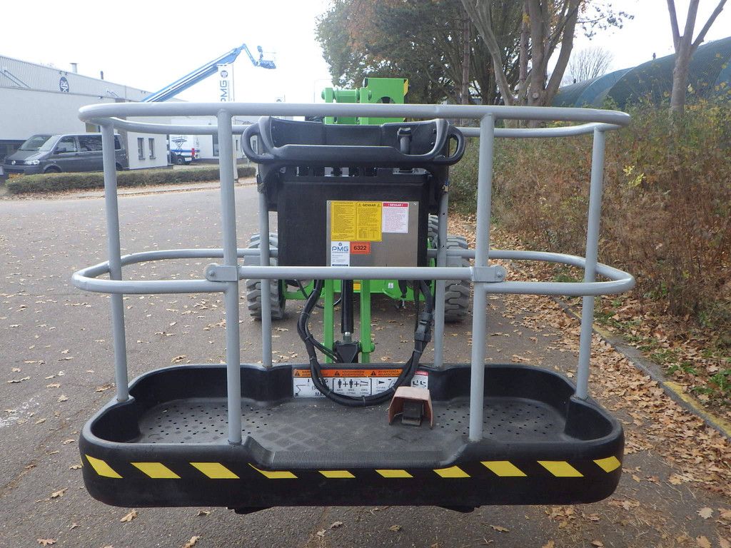 Nifty HR17HYB Hybrid 17m Articulated Boom Lift 2014
