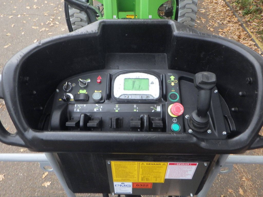 Nifty HR17HYB Hybrid 17m Articulated Boom Lift 2014