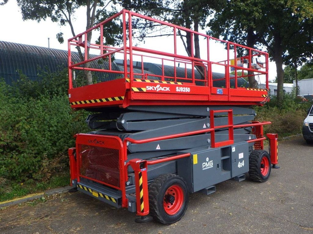 Scissor lift SkyJack SJ9250 Diesel 17.24m 2015