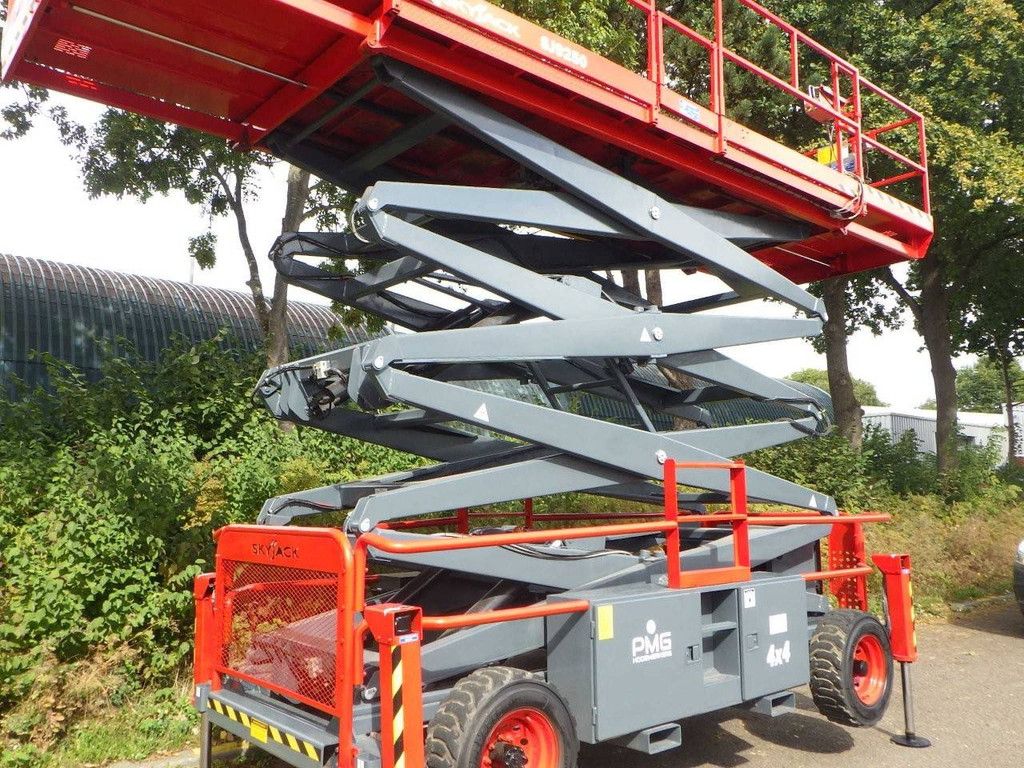 Scissor lift SkyJack SJ9250 Diesel 17.24m 2015