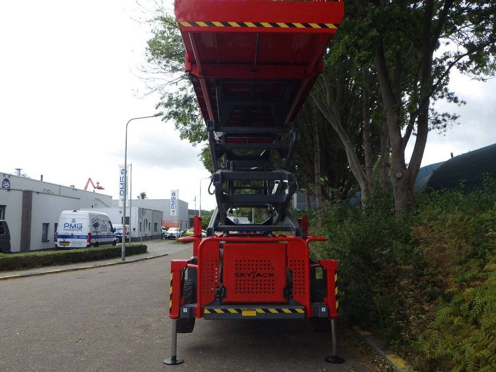 Scissor lift SkyJack SJ9250 Diesel 17.24m 2015