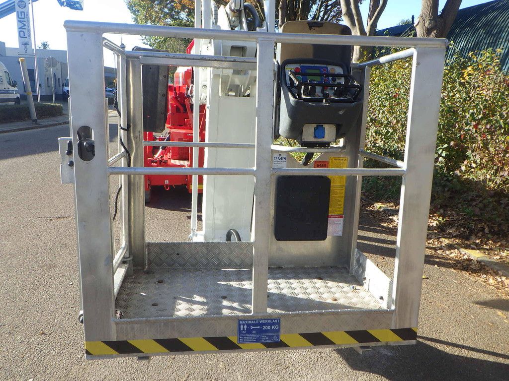 Tracked aerial work platform Teupen Leo30T Bi-energy 30m 2015