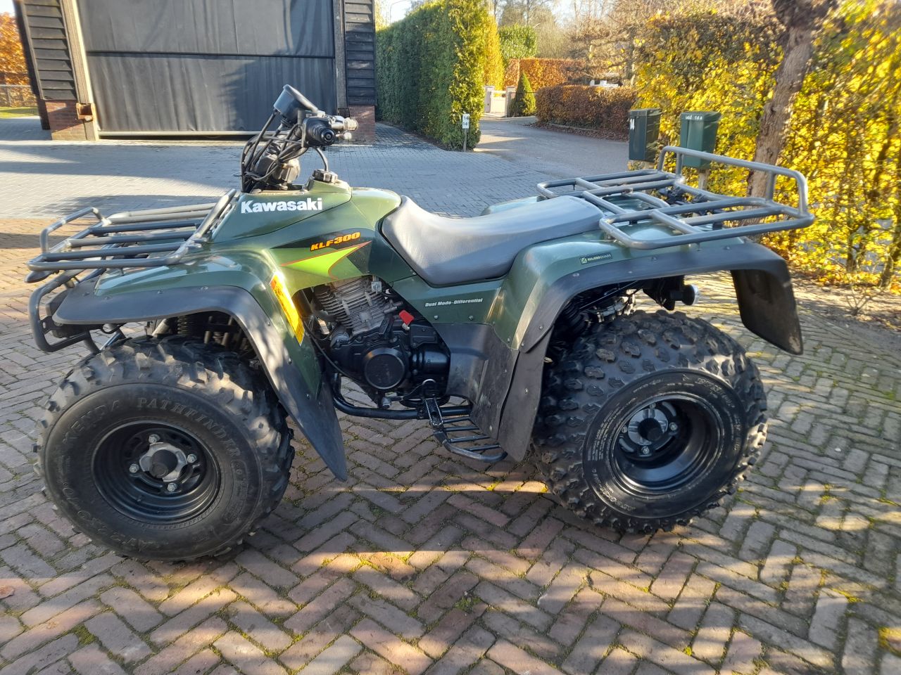 Kawasaki KLF300B Landbouwquad 300cc quad