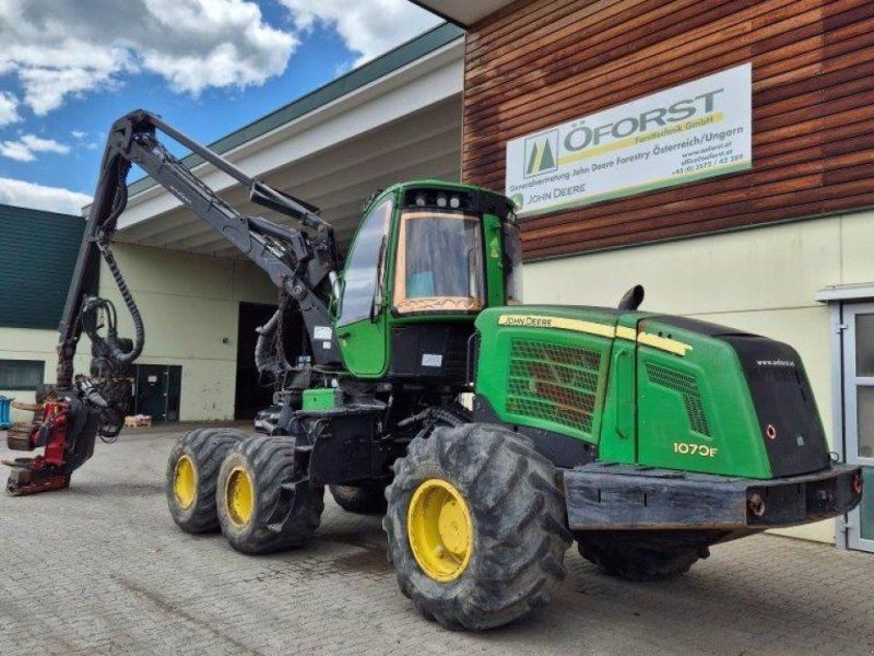 John Deere 1070 E