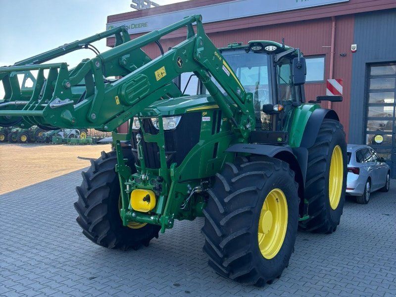 John Deere 6M 200
