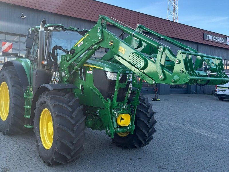John Deere 6M 200