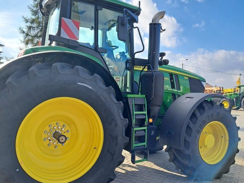 John Deere 6M 250