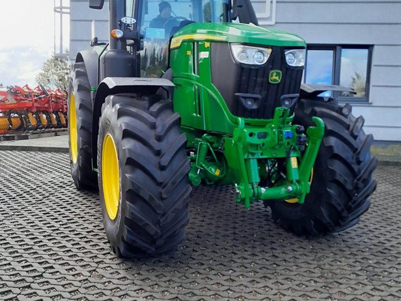 John Deere 6M 250