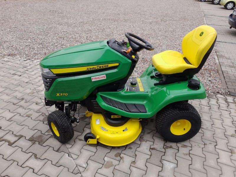 John Deere X370