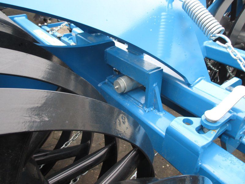 Agripol Frontpacker Tuzo 300 mit Messerzinken