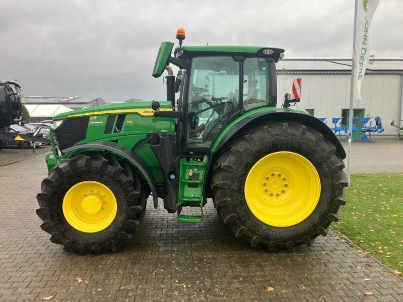 John Deere 6R 195