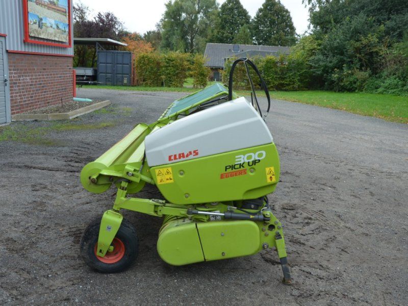 Claas PICK UP 300 PRO T