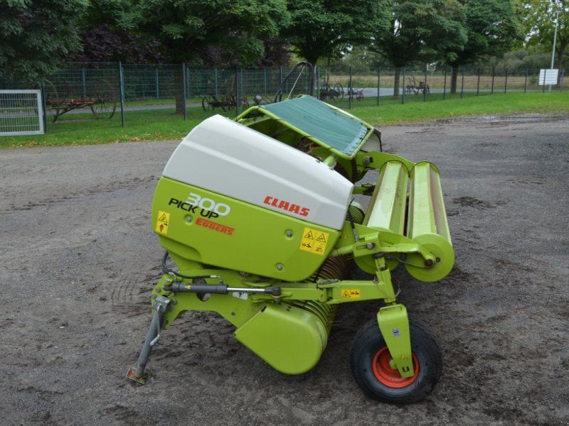 Claas PICK UP 300 PRO T