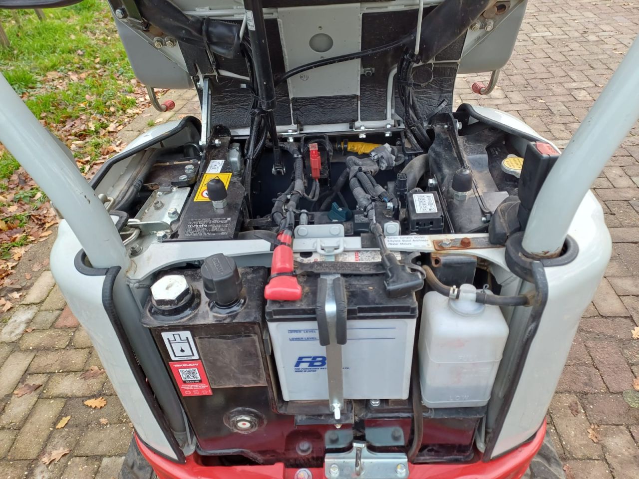 Takeuchi TB210R | bj2022 | 890uur | 3 bakken