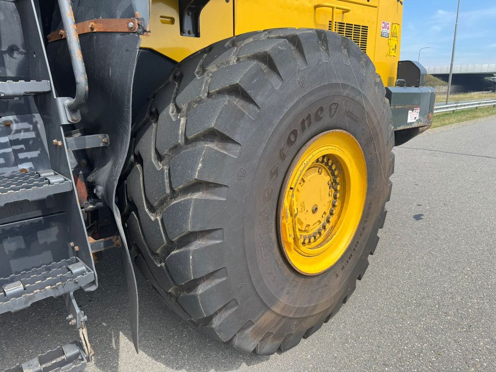 Komatsu WA500-8 Wheel Loader