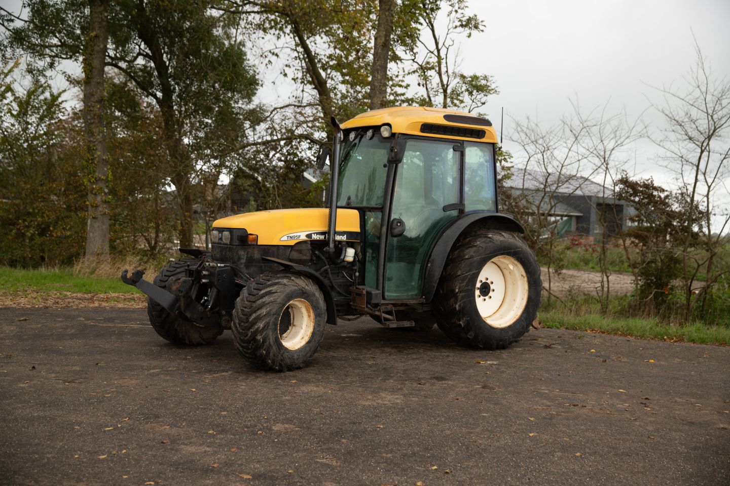 New Holland TN95F 4wd smalspoortractor
