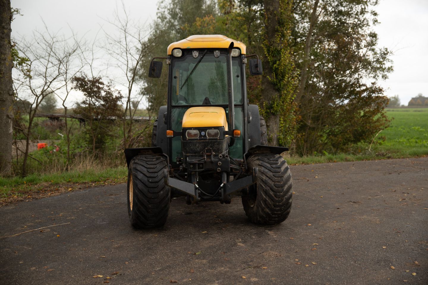 New Holland TN95F 4wd smalspoortractor