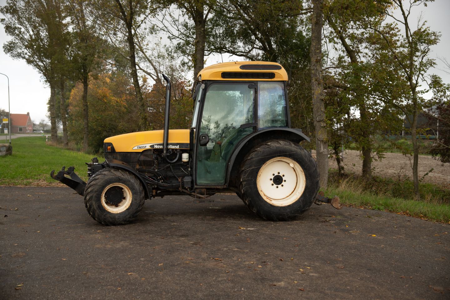 New Holland TN95F 4wd smalspoortractor