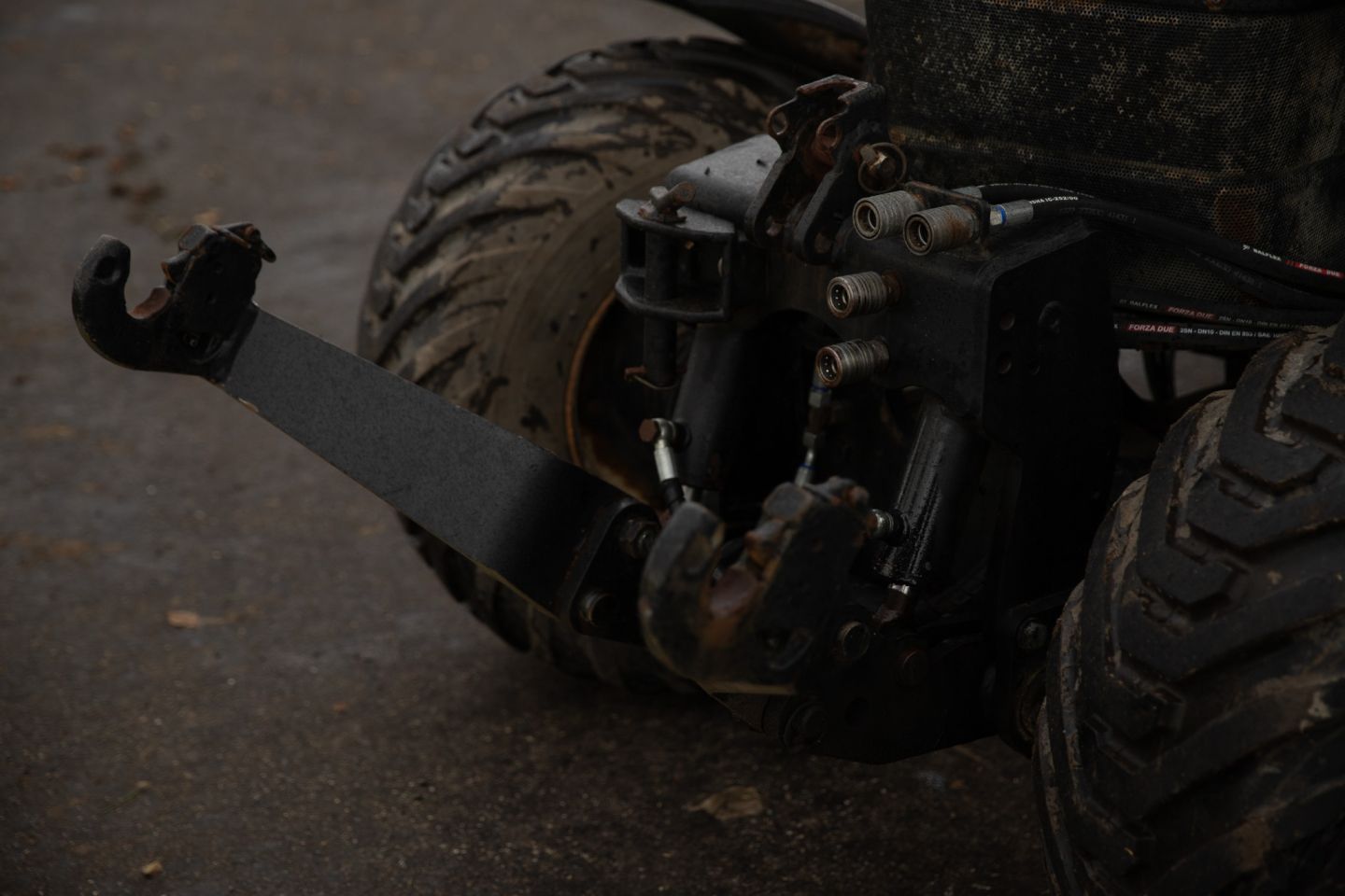 New Holland TN95F 4wd smalspoortractor