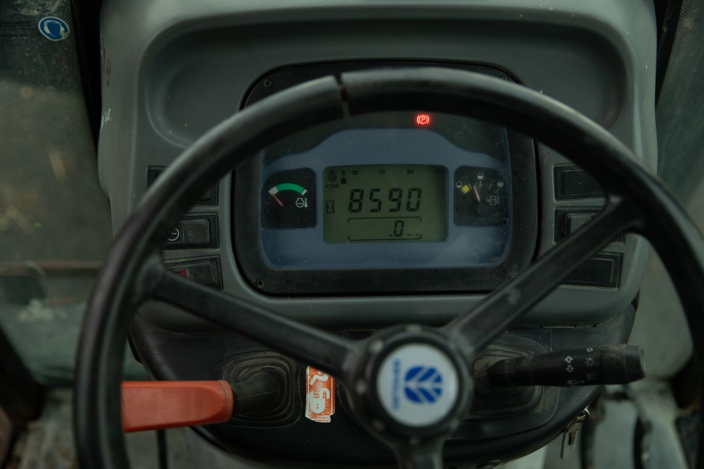 New Holland TN95F 4wd smalspoortractor