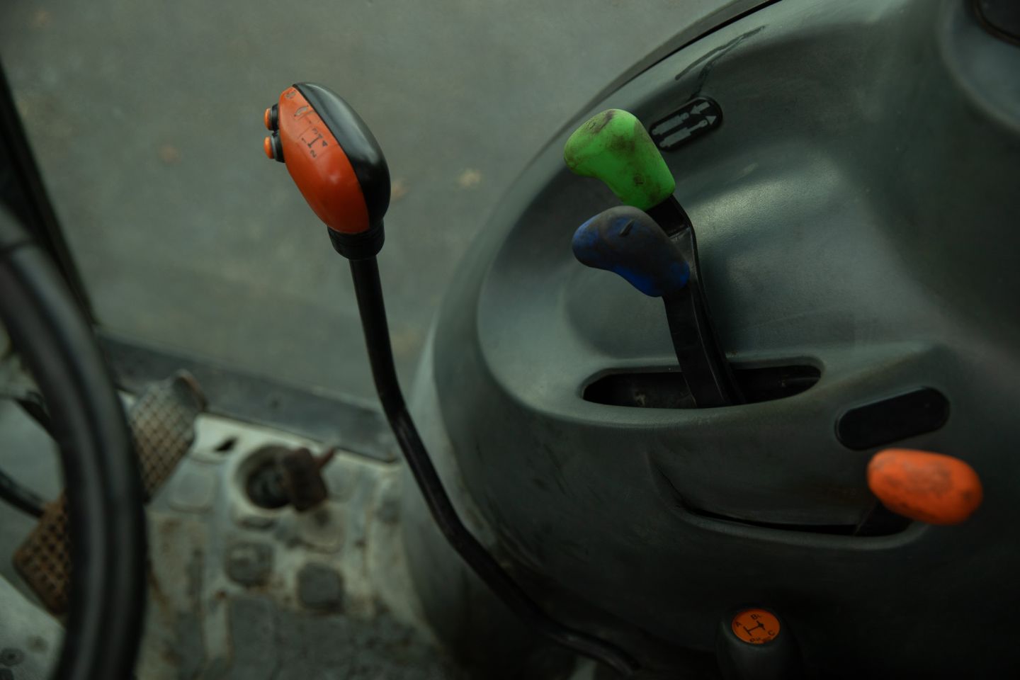 New Holland TN95F 4wd smalspoortractor