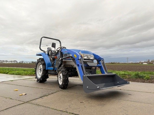 Iseki Geas 21 met voorlader