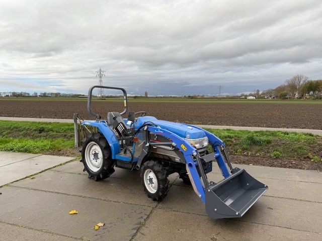 Iseki Geas 21 met voorlader