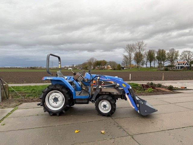 Iseki Geas 21 met voorlader