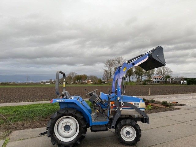 Iseki Geas 21 met voorlader