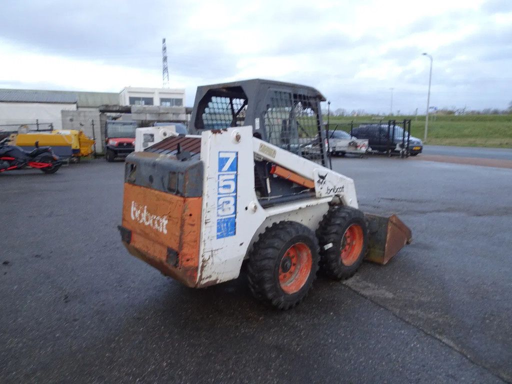 Bobcat 753