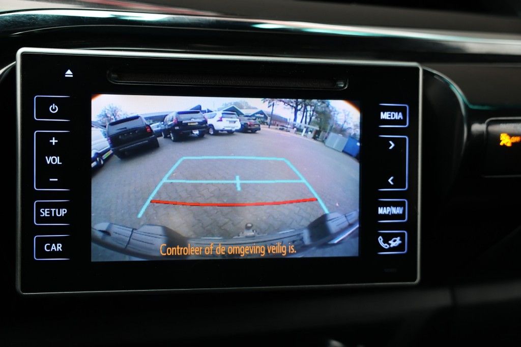 Toyota Hilux 2.4 D-4D DUBBEL CABINE LIMITED B/E TREKKER A/T 5 SITZ 4WD VAN