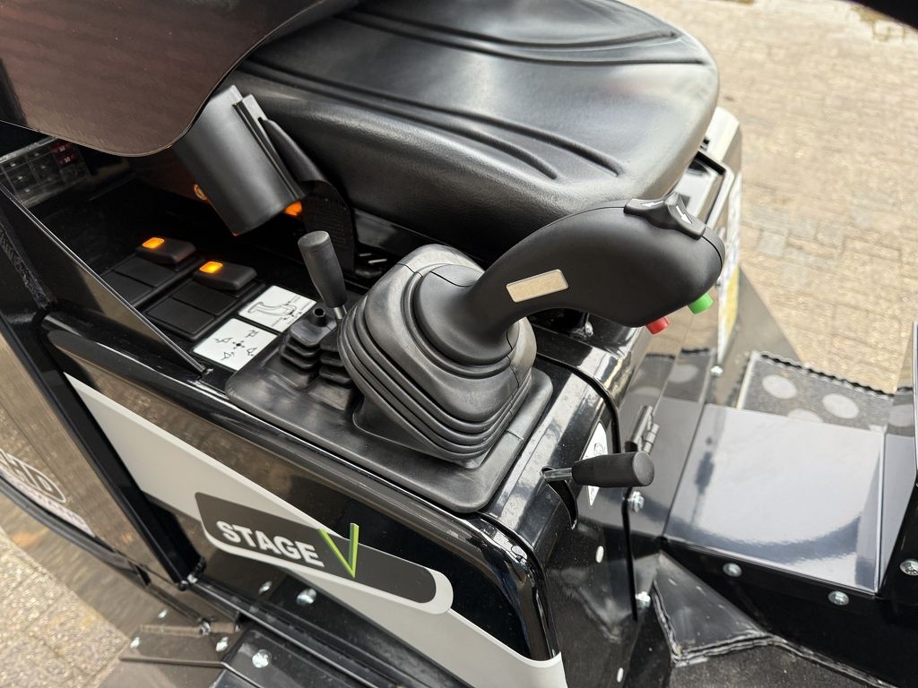 Giant G1500 L HD X-TRA minishovel NIEUW BLACK edition