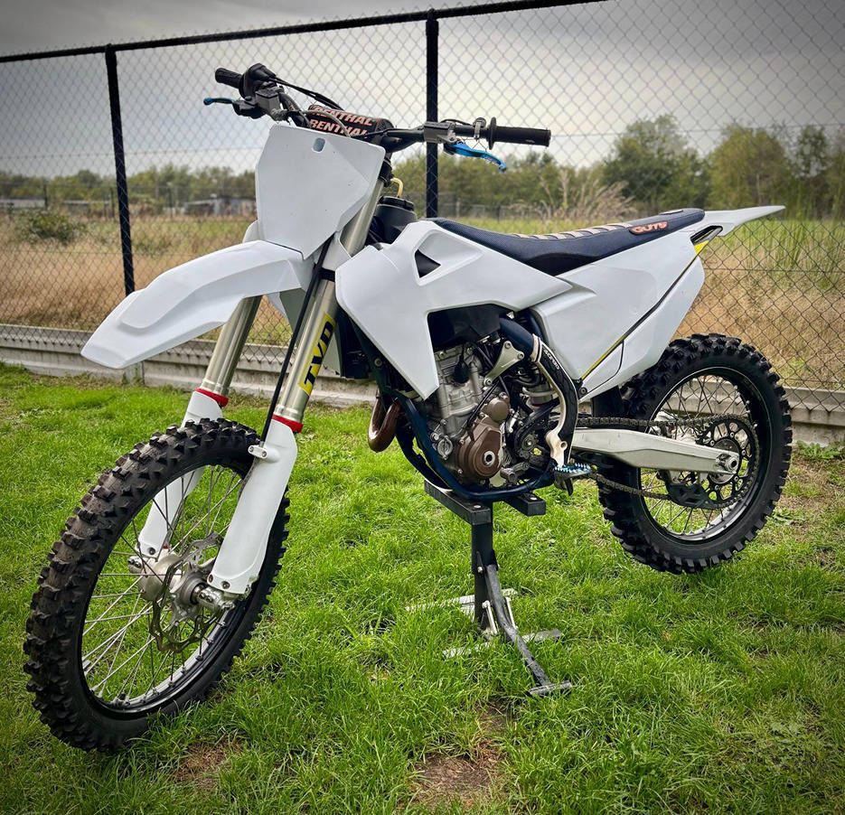 Cross-moto Husqvarna 250 F Petrol 2021 (Margin)
