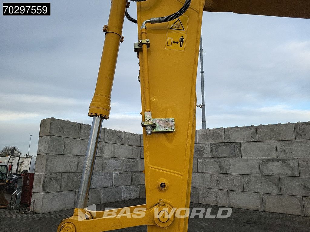 Komatsu PC210 LC-10M0