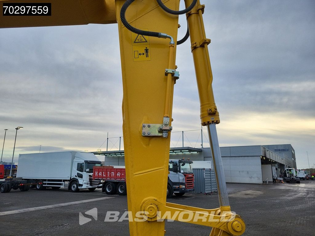 Komatsu PC210 LC-10M0