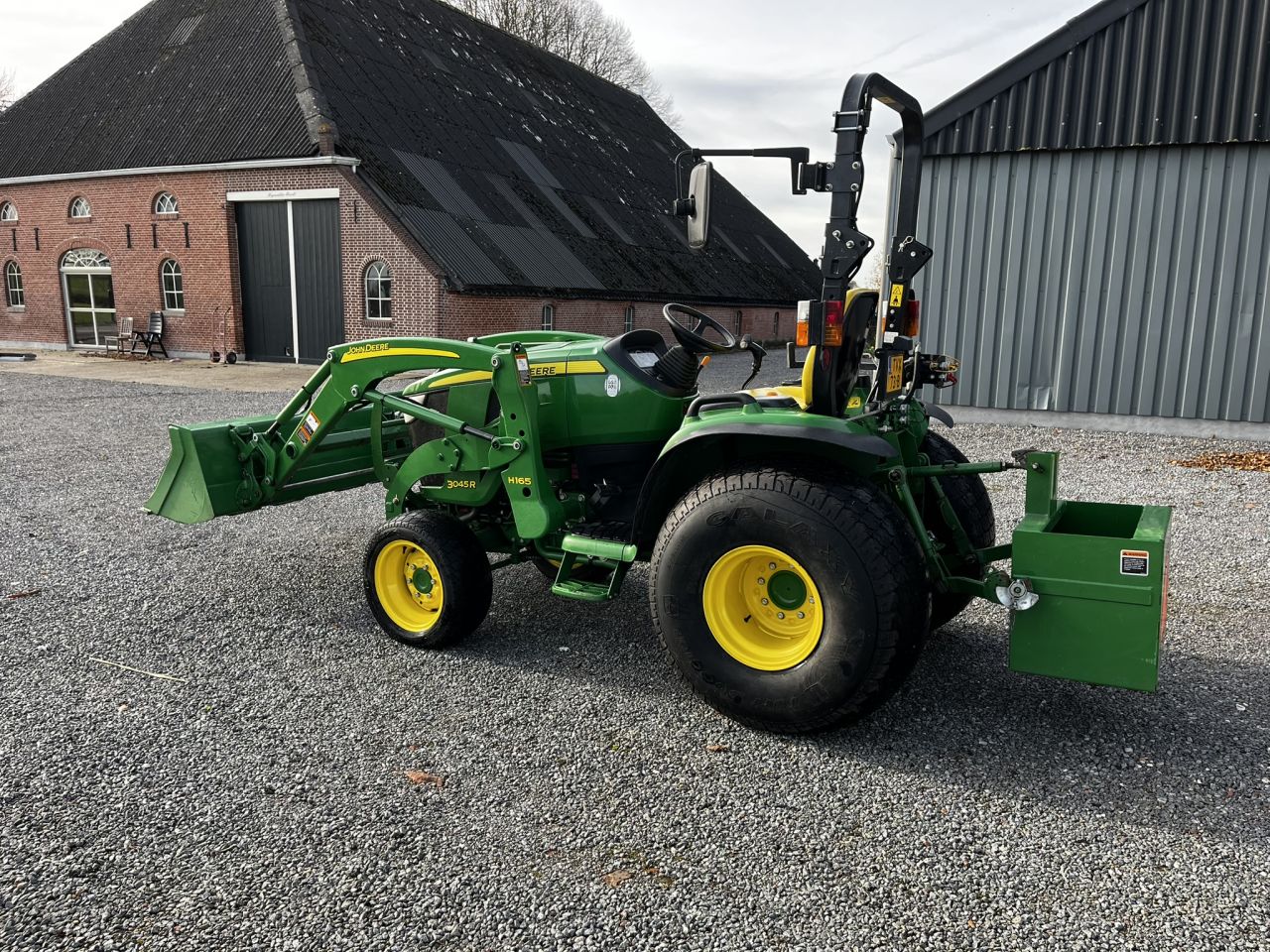 John Deere 3045r met voorlader 4wd Gazonbanden
