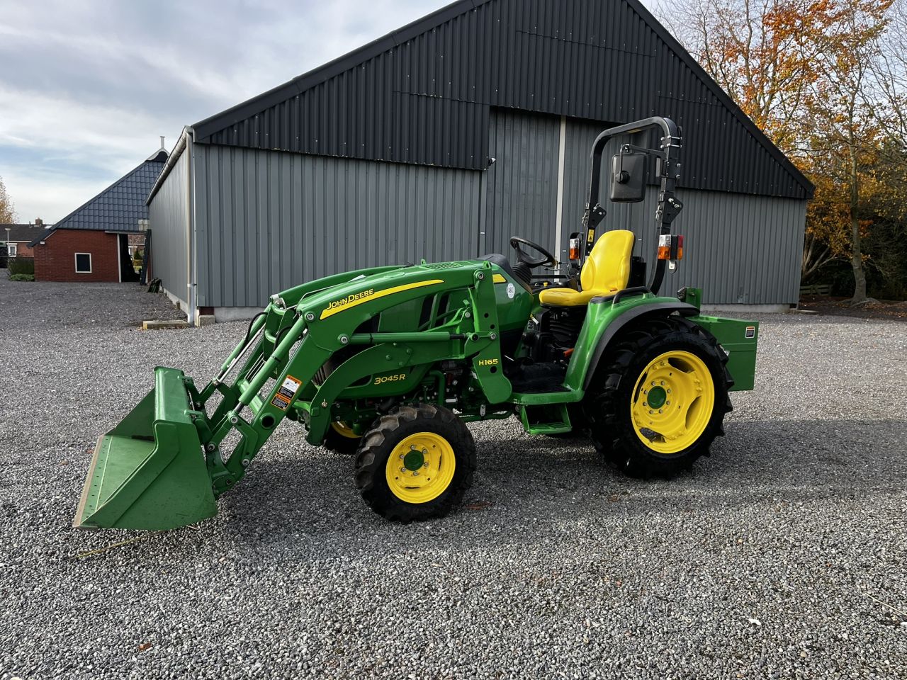 John Deere 3045r met voorlader 4wd Gazonbanden